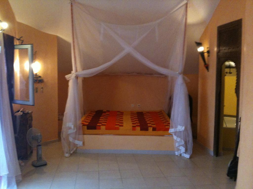 Hotel Le Clos Des Papillons Saly Portudal Quarto foto